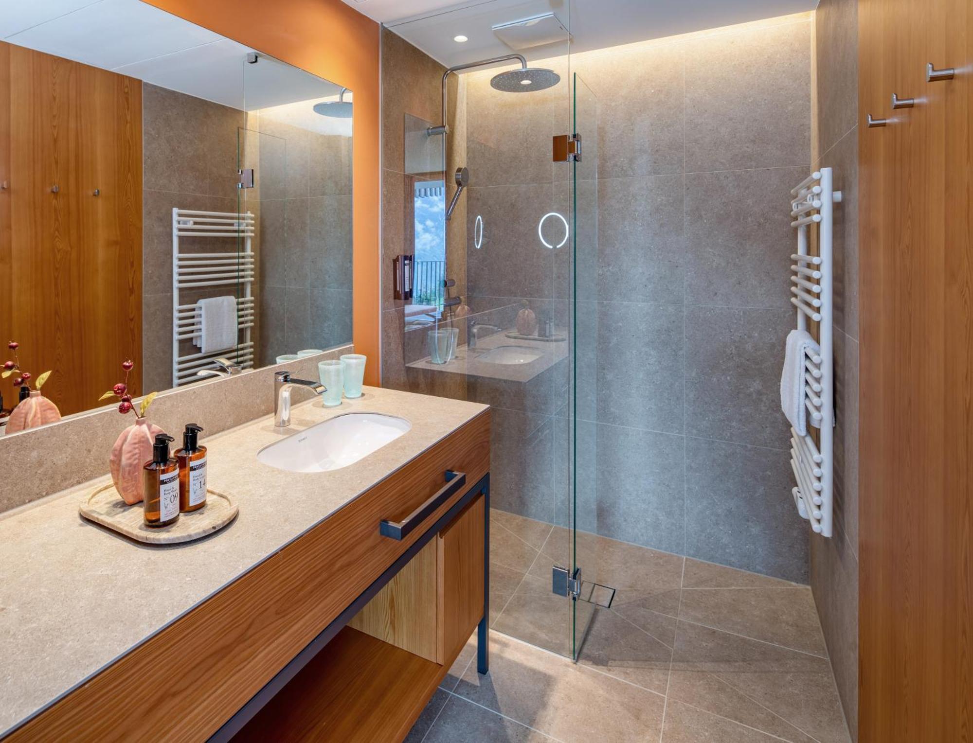Falkensteiner Family Hotel Montafon - The Leading Hotels Of The World Schruns Chambre photo